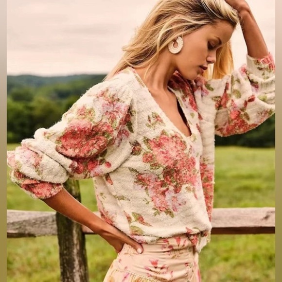 Free People Sweaters - Free People Bed of Roses Sweater SZ M